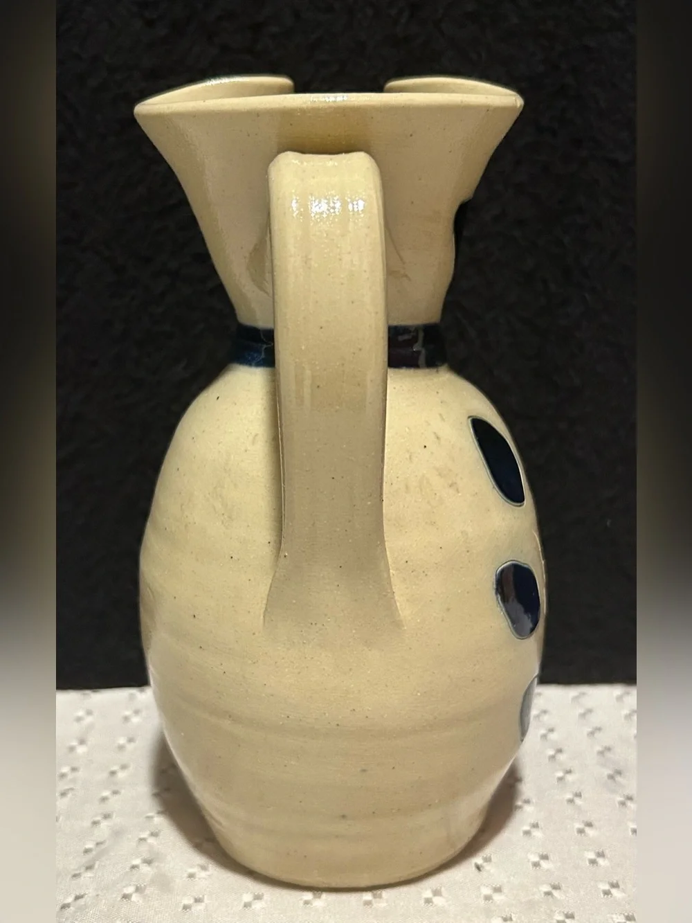 Vtg Williamsburg Pottery Delft-Like White & Blue Leaves Pitcher 7.25” H